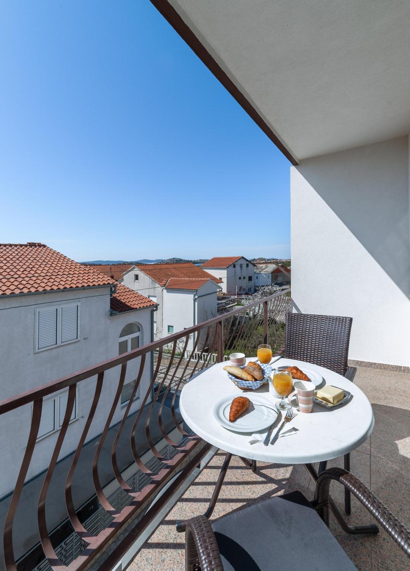 Apartments Valentino Vodice Zewnętrze zdjęcie